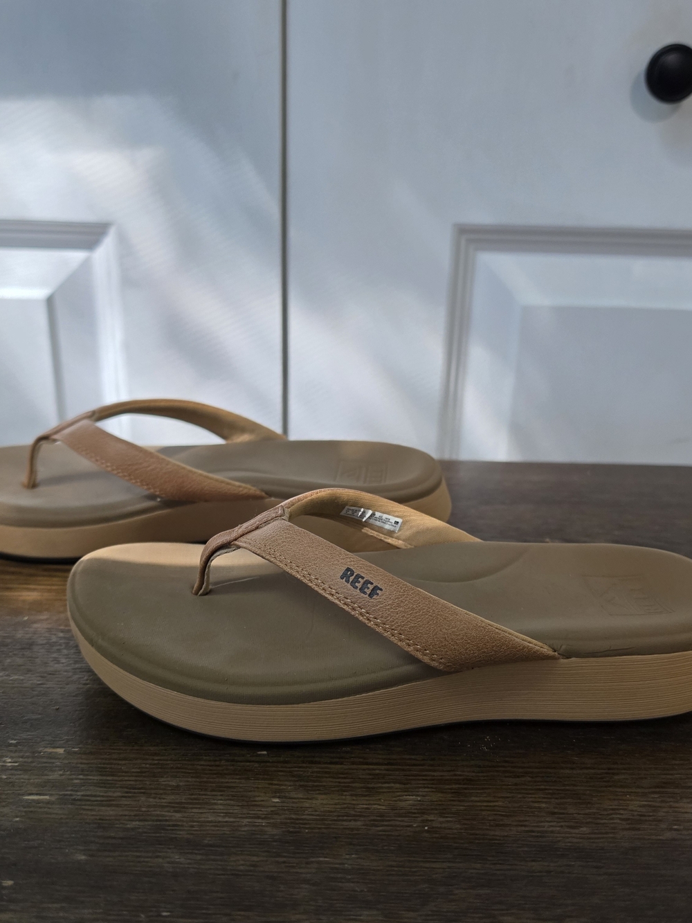 Reef Cushion Cloud Flip Flops - Natural - Women's Size 6 - NWOT